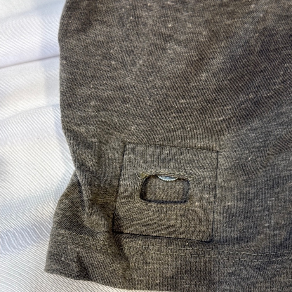 Unique St. Louis Graphic Gray T-Shirt w/ bottle opener inside shirt! Men’s, XL - Picture 6 of 12